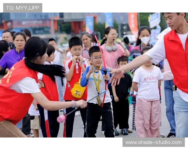 飞鲸体育携手知名运动品牌推动全民健身热潮，助力青少年健康成长